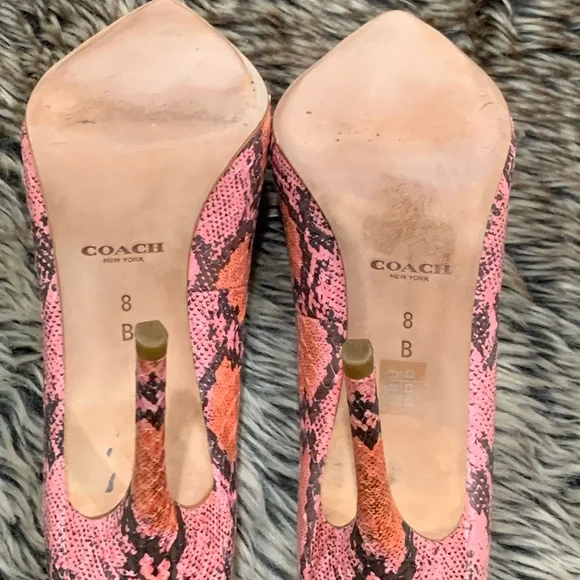 Coach Harlee two tone snake orange pink pumps Size 8